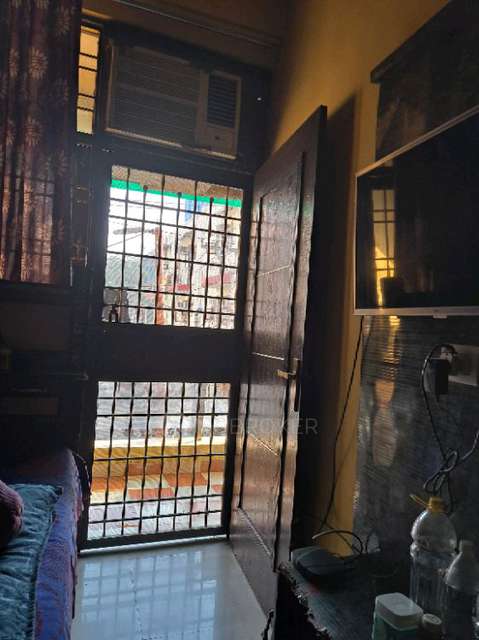 2 BHK Flat In Swastik Apartments Indirapuram For Sale  In Nyay Khand I, Indirapuram