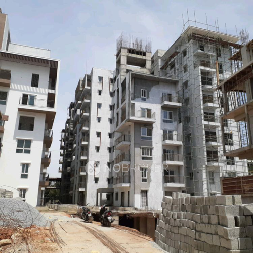 Estella Maple Square