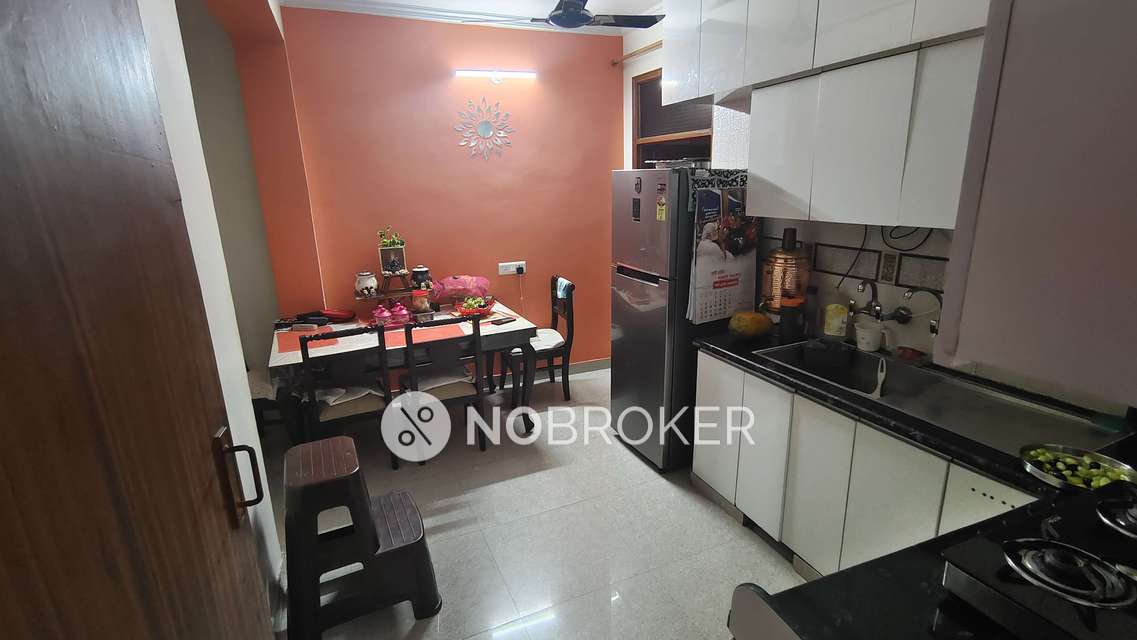 3 BHK Flat For Sale  In Patparganj