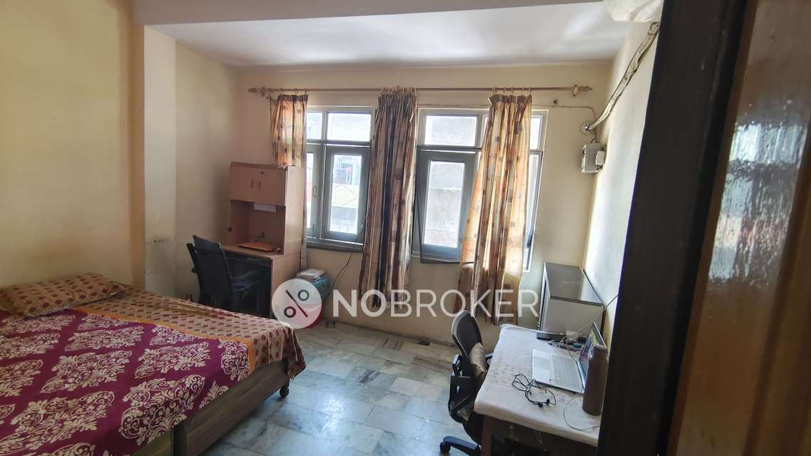 3 BHK Flat For Sale  In Patparganj