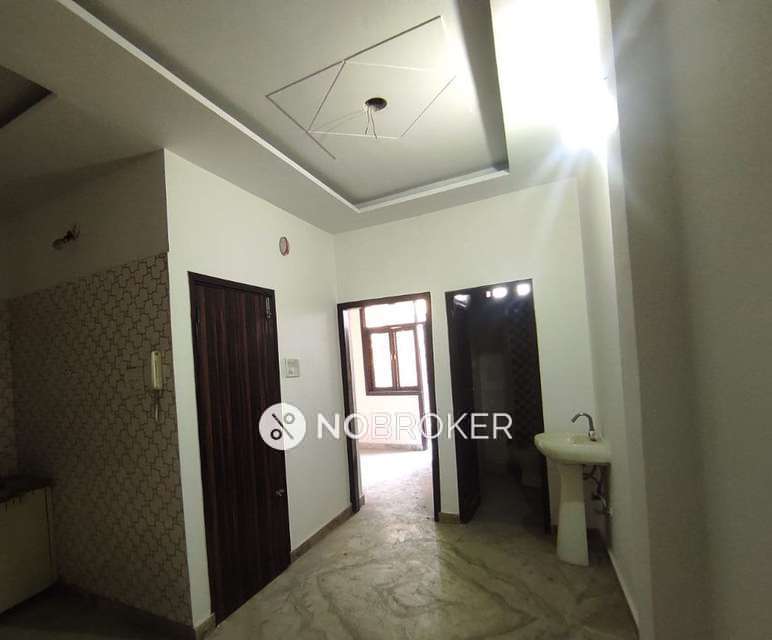 Godown/Warehouse in Ashok Vihar, Delhi for sale 