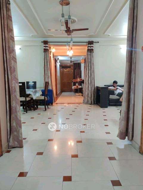 3 BHK Flat For Sale  In Laxmi Nagar