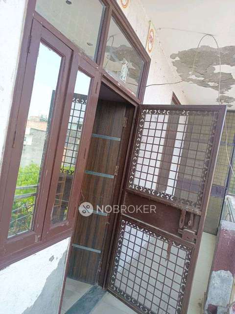 3 BHK Flat In Om Apartment Mundka For Sale  In Mundka