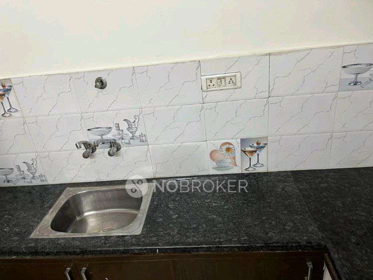 2 BHK Flat In Standalone Building  for Rent  In Karayanchavadi