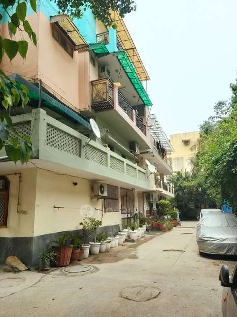 4 BHK Flat In Rwa Rohini Apartments For Sale  In Rohini  Sector 8a