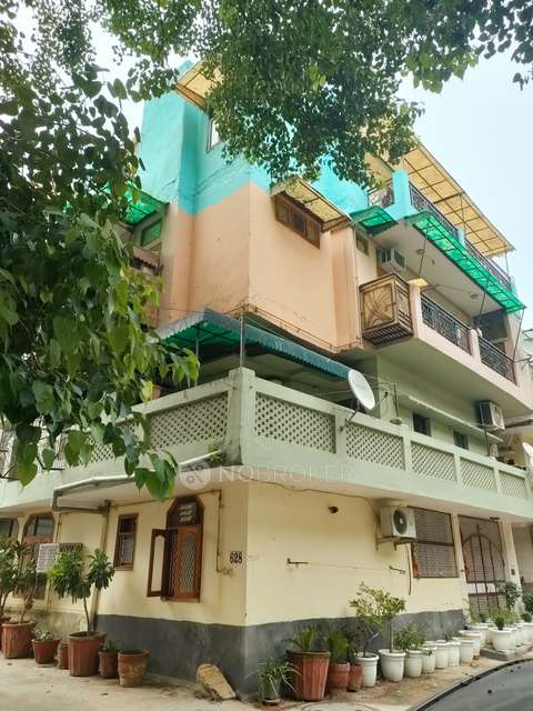 4 BHK Flat In Rwa Rohini Apartments For Sale  In Rohini  Sector 8a