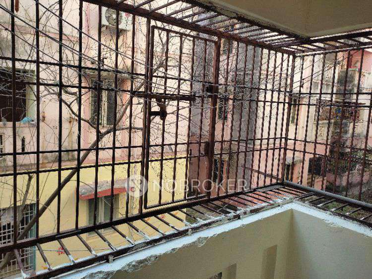 1 BHK Flat In Thiruvalluvar Apartments For Sale  In  Ayappakkam