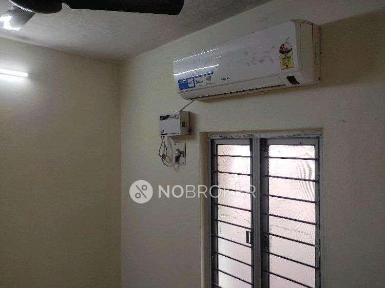 1 BHK Flat In Thiruvalluvar Apartments For Sale  In  Ayappakkam
