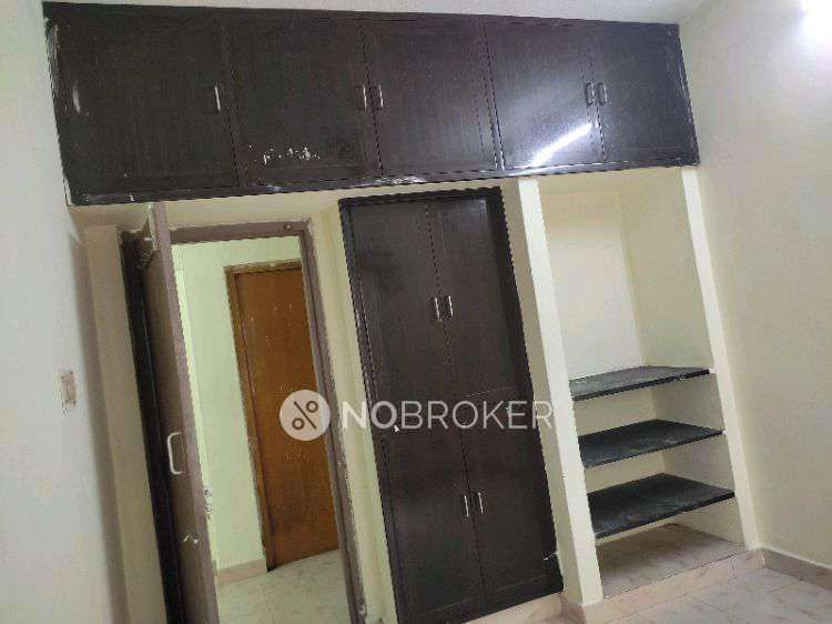 1 BHK Flat In Thiruvalluvar Apartments For Sale  In  Ayappakkam