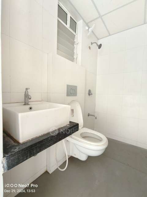 2 BHK Flat In Godrej Emerald Vista For Sale  In  Thane West, 