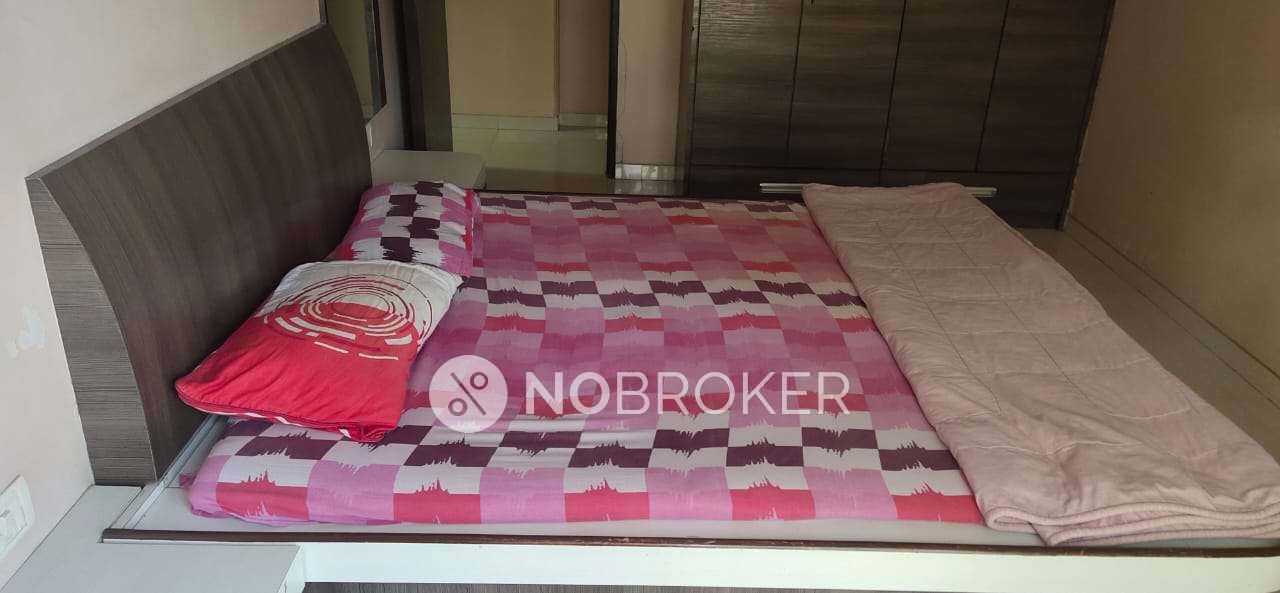 2 BHK Flat In Surekh Chs  For Sale  In Vile Parle West