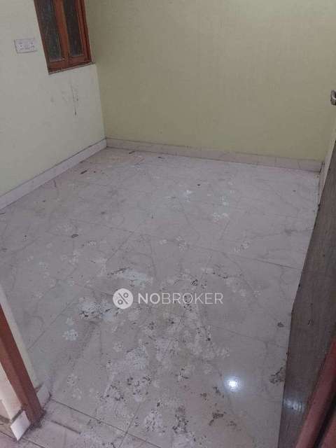 4+ BHK Flat In Hari Om Bhawan Building  For Sale  In Bhalswa