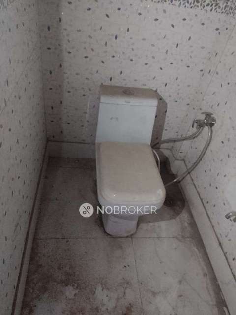 4+ BHK Flat In Hari Om Bhawan Building  For Sale  In Bhalswa