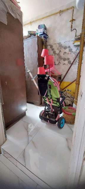 3 BHK Flat In Jeevan Bima Apartment - Lic For Sale  In East Arjun Nagar