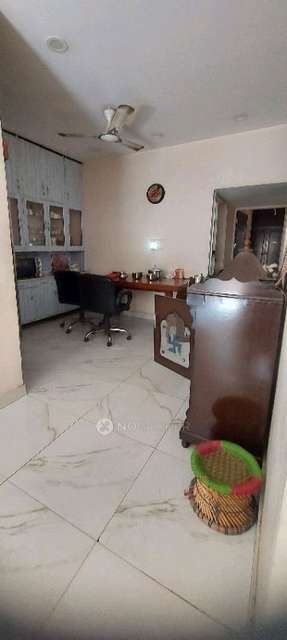3 BHK Flat In Jeevan Bima Apartment - Lic For Sale  In East Arjun Nagar