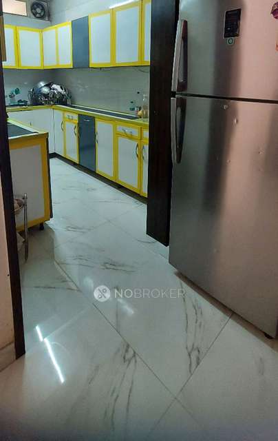 3 BHK Flat In Jeevan Bima Apartment - Lic For Sale  In East Arjun Nagar