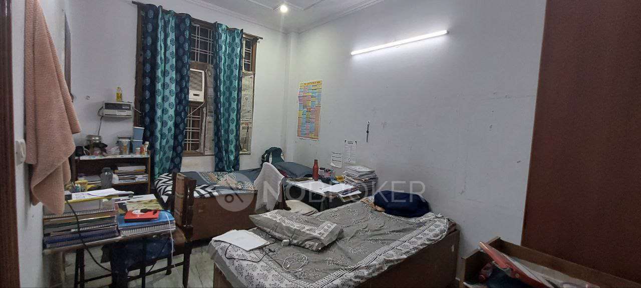 Shared Room for Female In 2 BHK  In Karol Bagh
