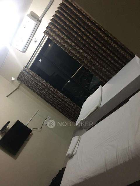 2 BHK Flat In Mayfair Hillcrest For Sale  In Vikhroli West