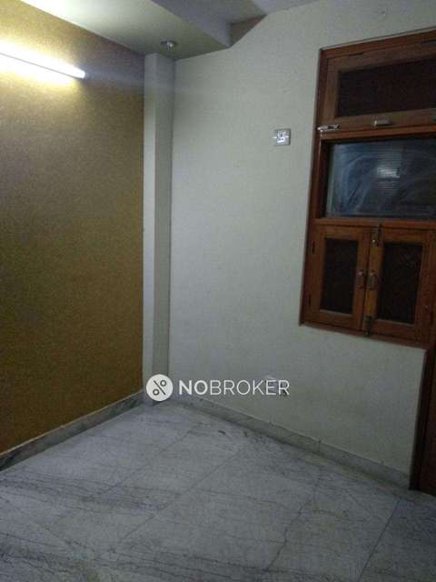 3 BHK Flat In Chatruvedi Niwas For Sale  In Laxmi Nagar