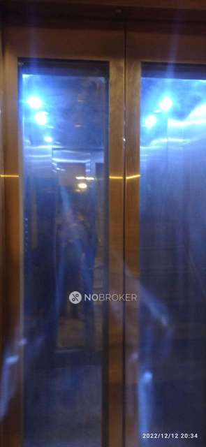 3 BHK Flat In Chatruvedi Niwas For Sale  In Laxmi Nagar