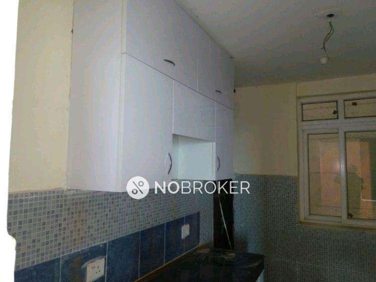 3 BHK Flat In Chatruvedi Niwas For Sale  In Laxmi Nagar