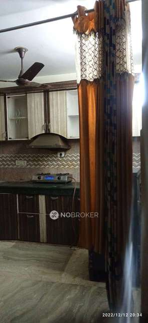 3 BHK Flat In Chatruvedi Niwas For Sale  In Laxmi Nagar