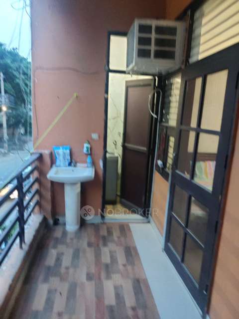 1 BHK Flat In Sb for Rent  In Sector 30