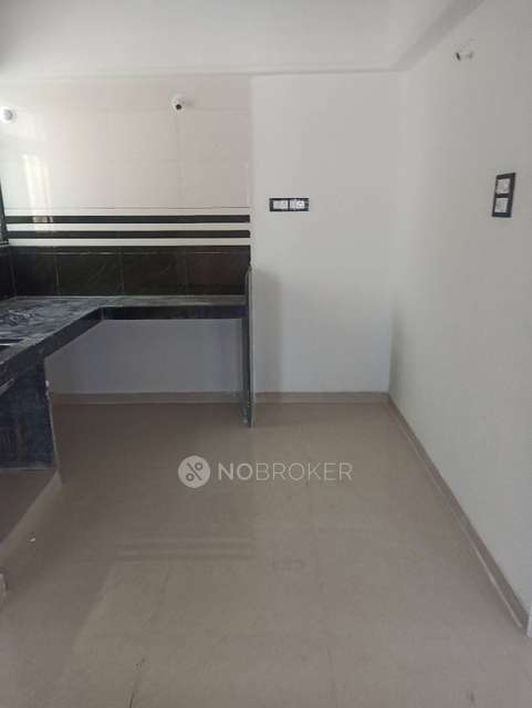 Shared Room for Female In 1 RK  In Hatti Chowk