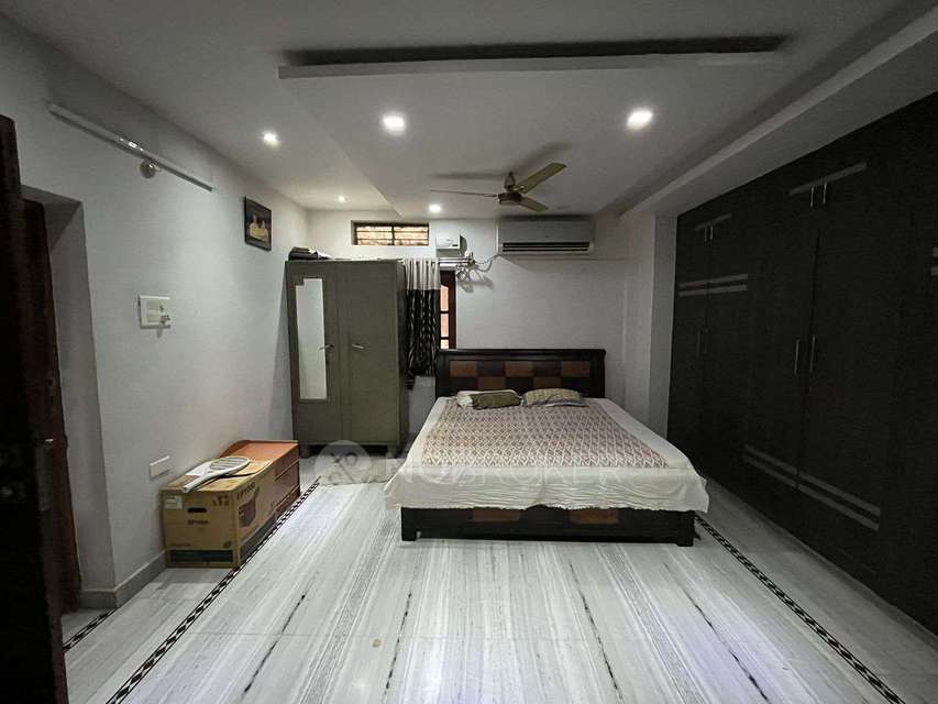 4+ BHK Flat For Sale  In Attapur