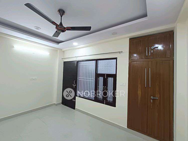 4+ BHK Flat For Sale  In Mayur Vihar,