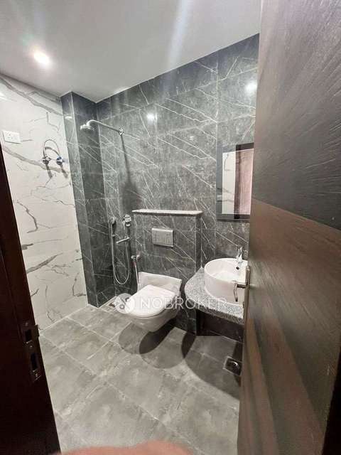 3 BHK Flat In Standalone Building   For Sale  In Rana Pratap Bagh