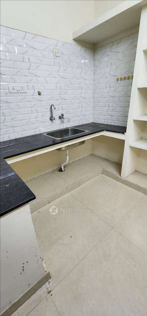 2 BHK Flat In Priyanka Appartments, Thoraipakkam For Sale  In Mettukuppam