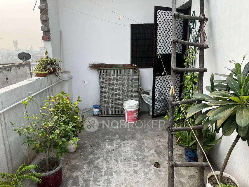 3 BHK Flat In Standalone Building  For Sale  In Pratap Vihar