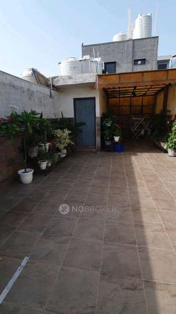 2 BHK Flat In Rwa Parmanand For Sale  In Mukherjee Nagar