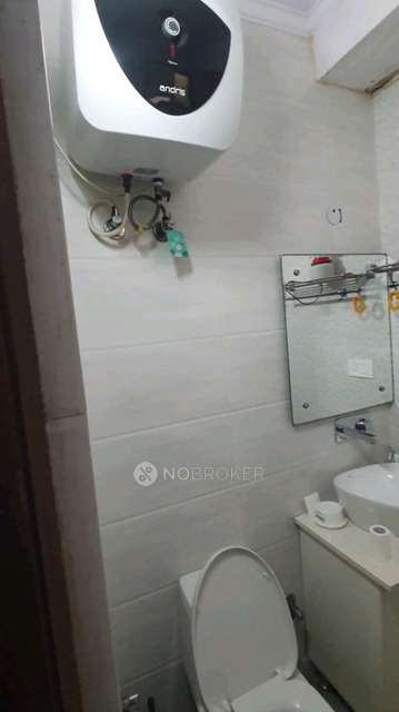 2 BHK Flat In Rwa Parmanand For Sale  In Mukherjee Nagar