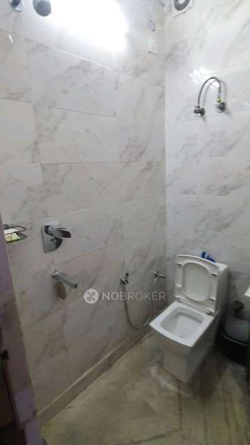 2 BHK Flat In Rwa Parmanand For Sale  In Mukherjee Nagar