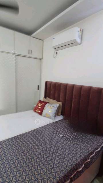 2 BHK Flat In Rwa Parmanand For Sale  In Mukherjee Nagar