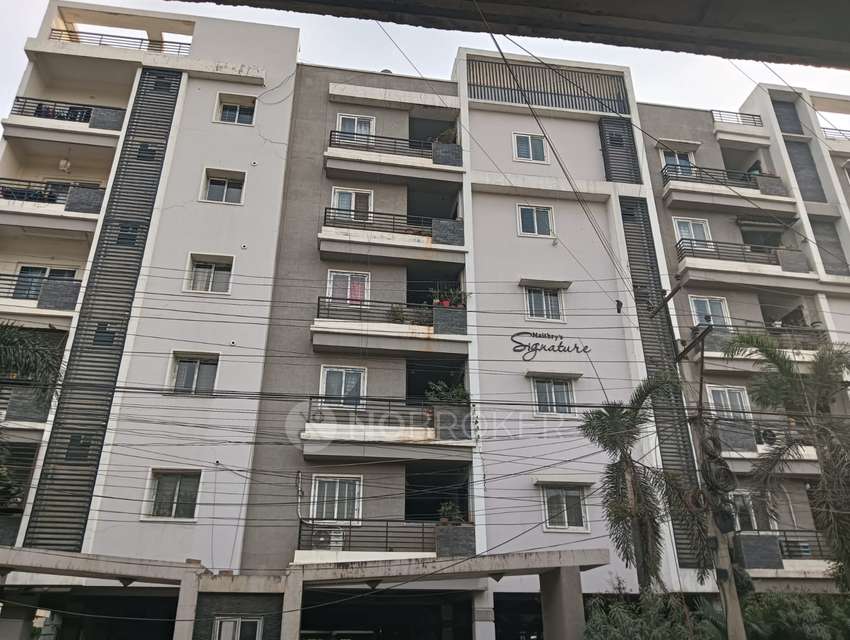 2 BHK Flat In Maithry Signature For Sale  In Nalagandla
