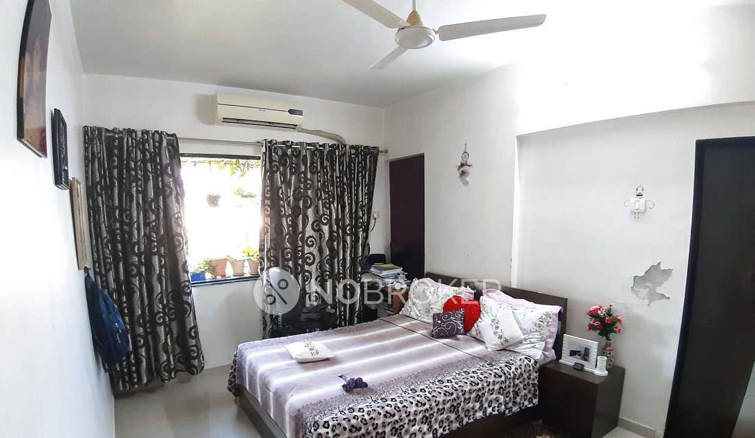 3 BHK Flat In Platinum Tower For Sale  In Kandivali West