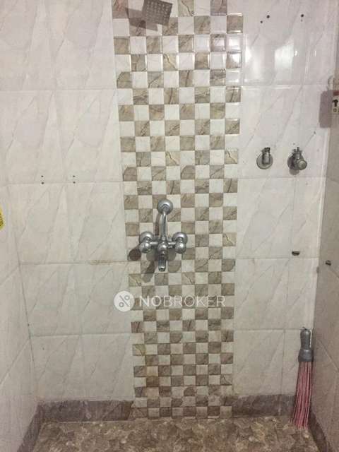 2 BHK Flat In Pooja Sahyog Chs For Sale  In Thane West