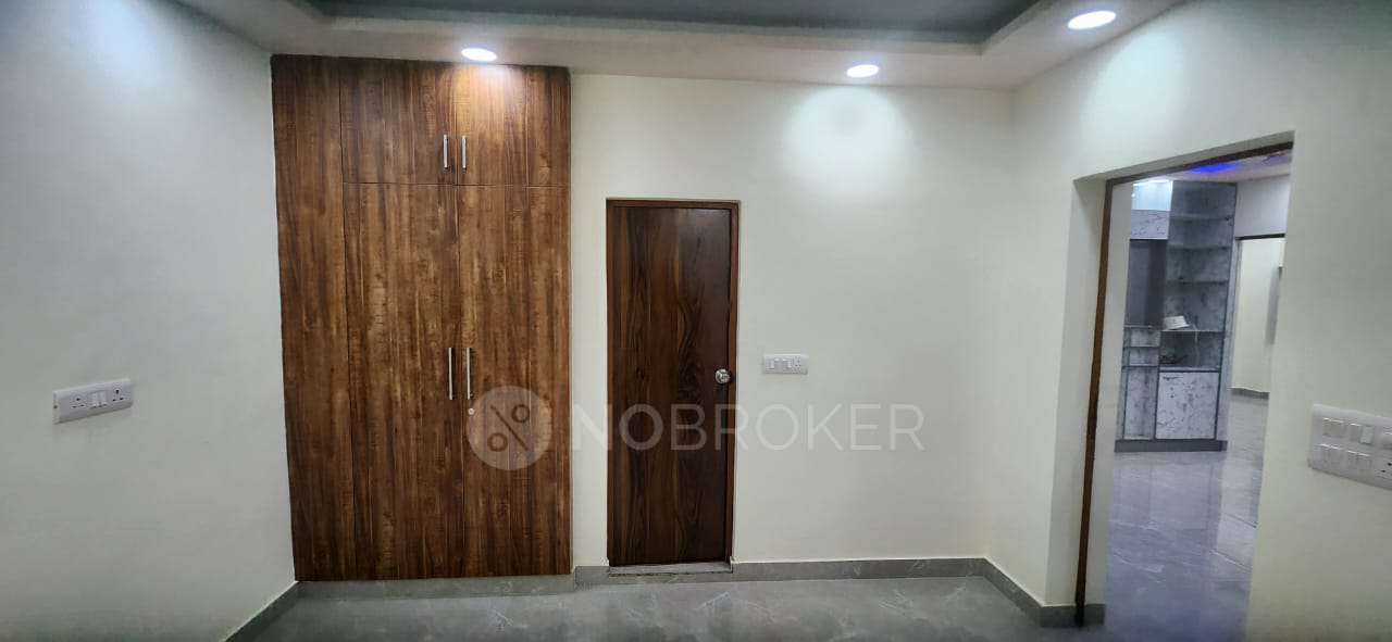 3 BHK Flat For Sale  In Govindpuri
