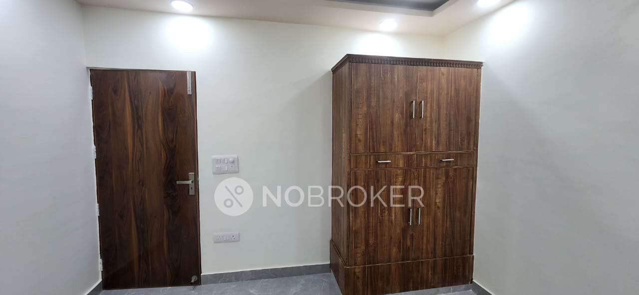 3 BHK Flat For Sale  In Govindpuri