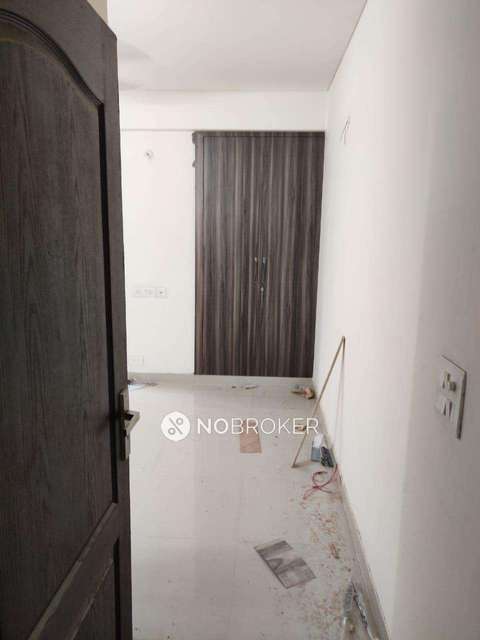 2 BHK Flat In Vvip Homes For Sale  In Gaur City 2