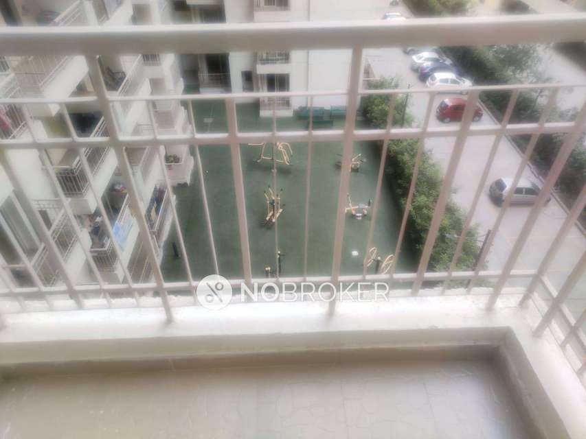 2 BHK Flat In Vvip Homes For Sale  In Gaur City 2