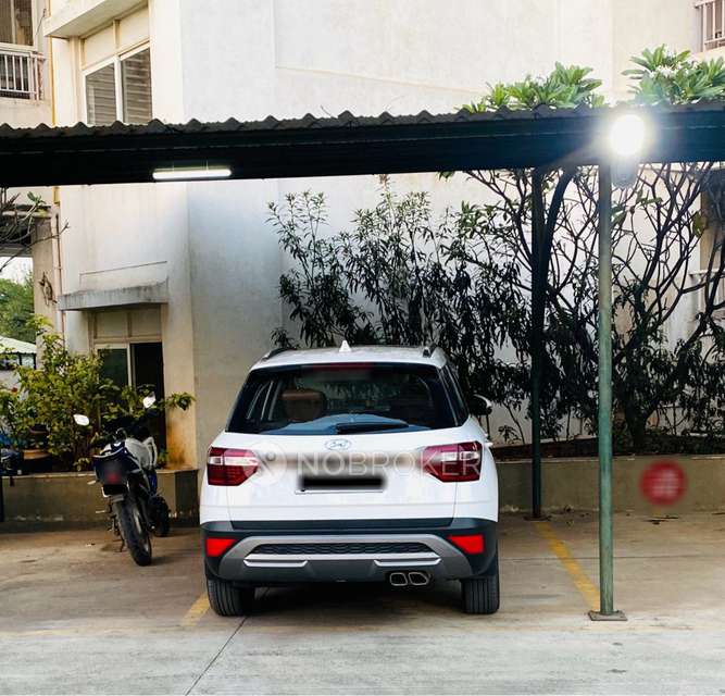 2 BHK Flat In Amanora Victory Towers For Sale  In Hadapsar