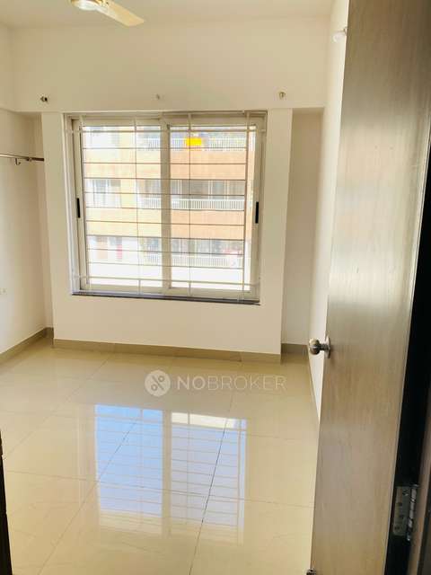 2 BHK Flat In Amanora Victory Towers For Sale  In Hadapsar