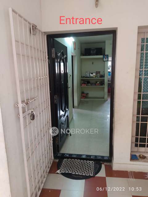 2 BHK Flat In Aaditya Sai Building, Kovur For Sale  In Moondram Kattalai