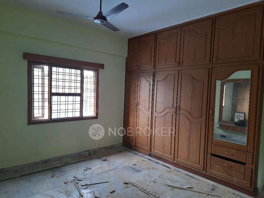 2 BHK Flat In S V Sai Sreenivasam Apartment For Sale  In Moosapet