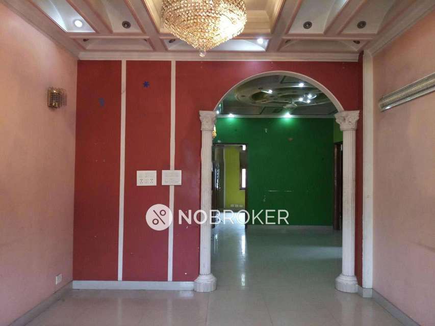 3 BHK Flat In Kirpal Apartments For Sale  In Patparganj