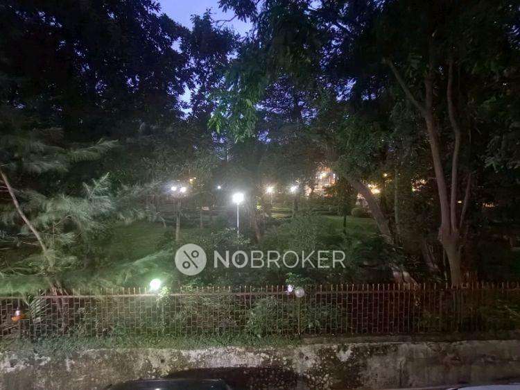 1 BHK Flat In Bhaweshwar Niketan For Sale  In Tardeo